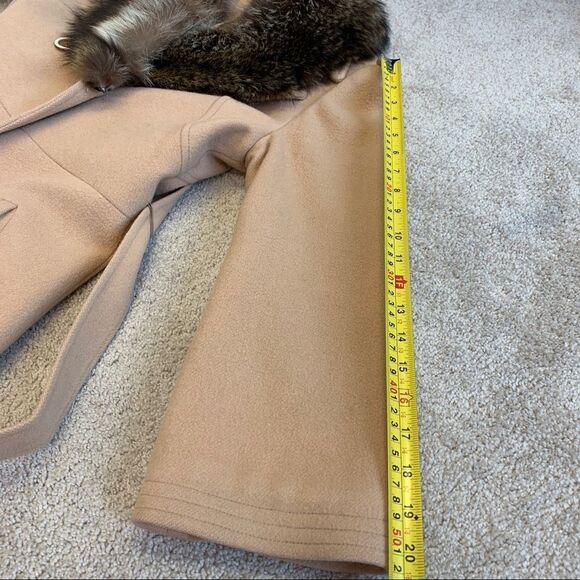 Jeremy Scott Tan Belted Coat with Fur Collar - Picture 11 of 12